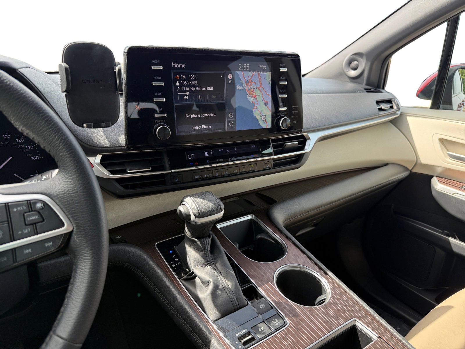 Used 2022 Toyota Sienna XLE w/ XLE Plus Package image 12