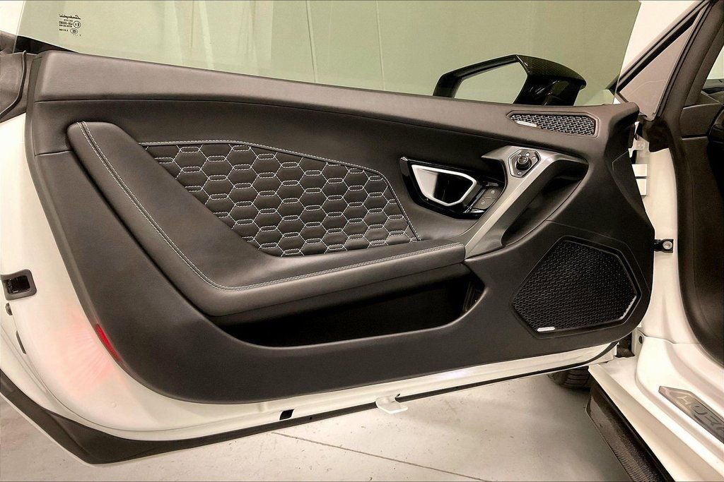 Used 2018 Lamborghini Huracan LP 580-2 image 19