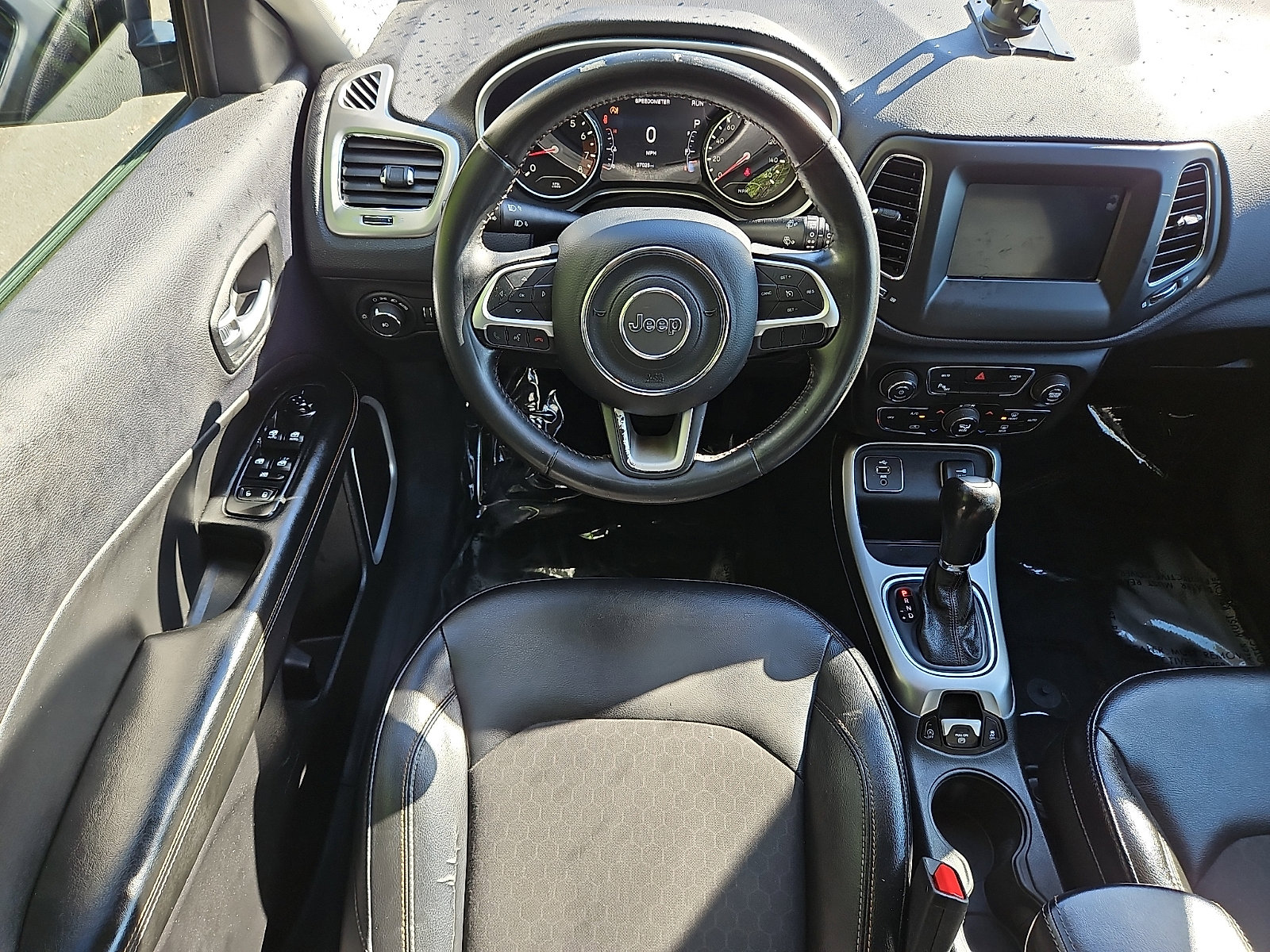 Used 2017 Jeep Compass Latitude w/ Popular Equipment Group FWD image 11