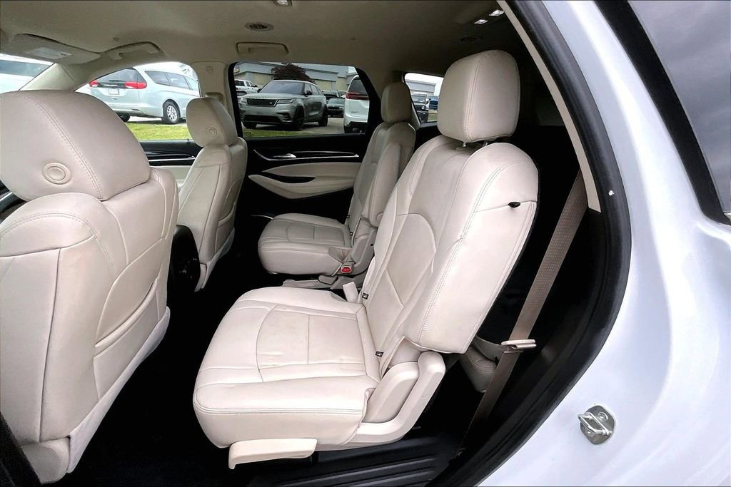 Used 2023 Buick Enclave Essence FWD image 21