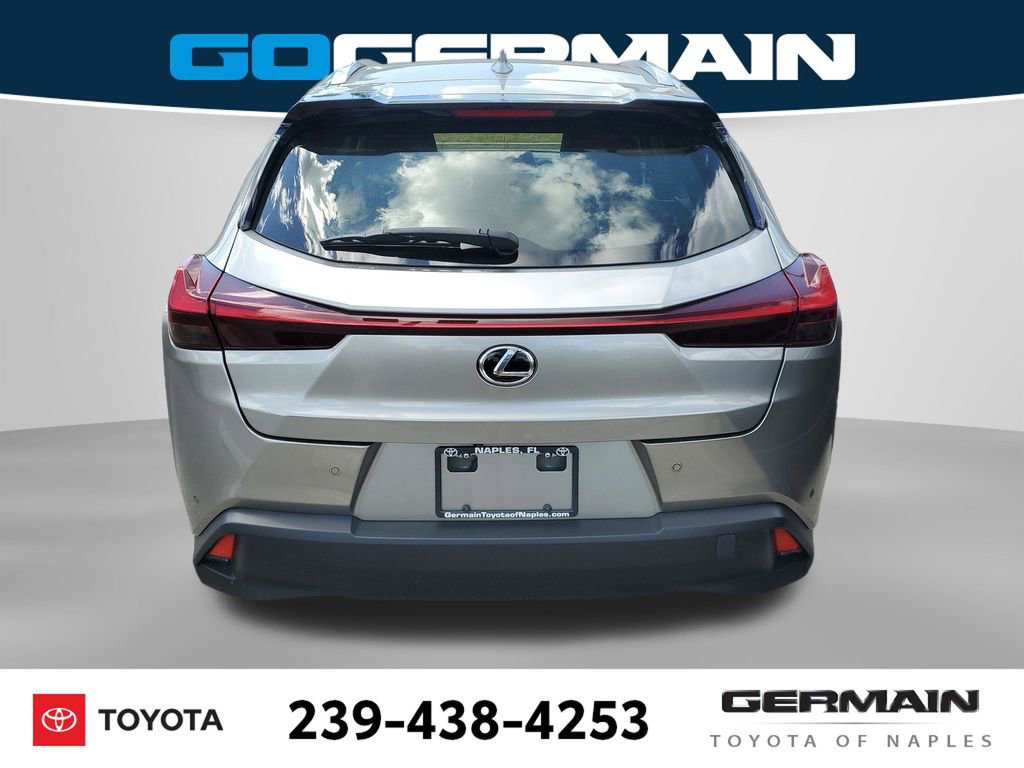 Used 2022 Lexus UX 200 200 Base w/ Accessory Package (Z2) image 10