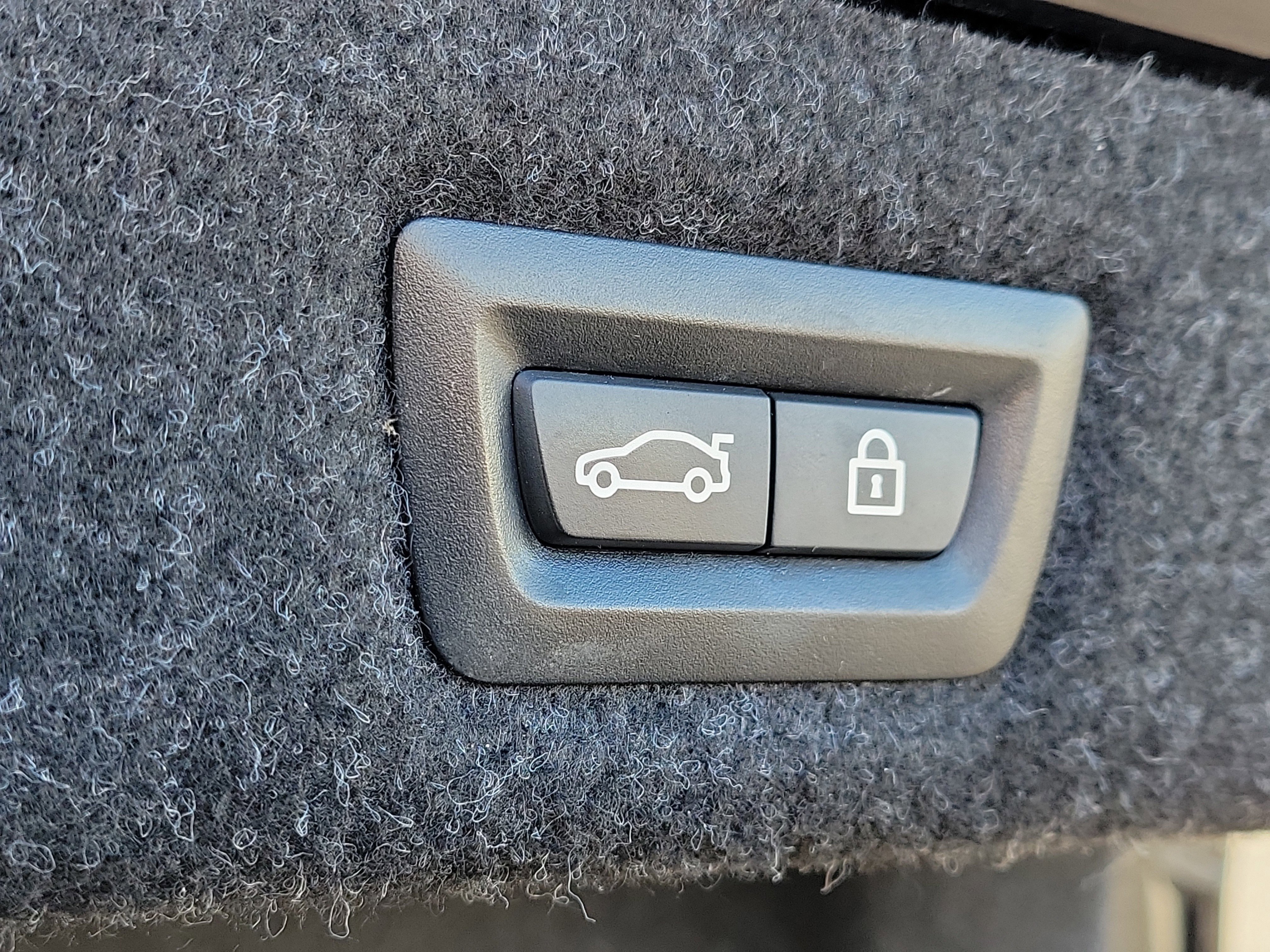 Used 2023 BMW 530i xDrive w/ M Sport Package image 9