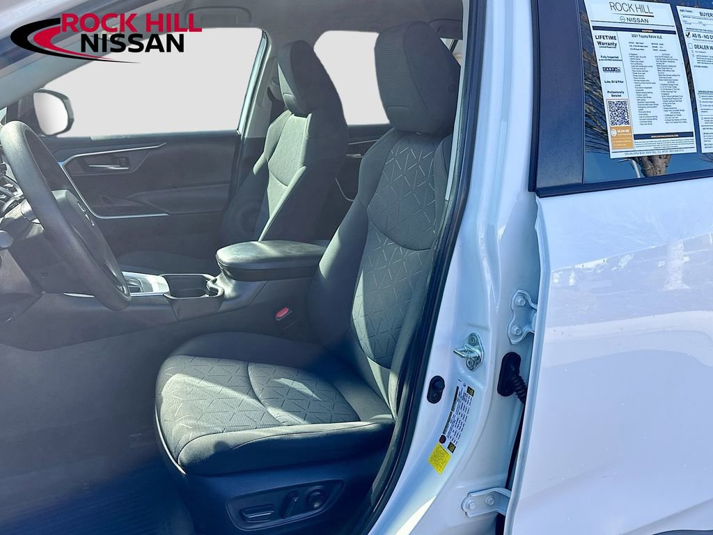 Used 2021 Toyota RAV4 XLE image 19