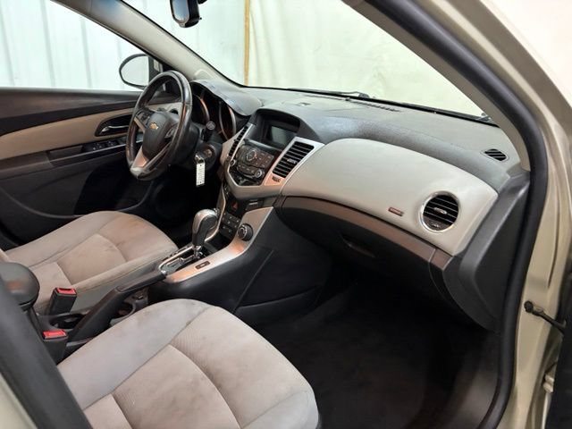 Used 2013 Chevrolet Cruze LT FWD image 20