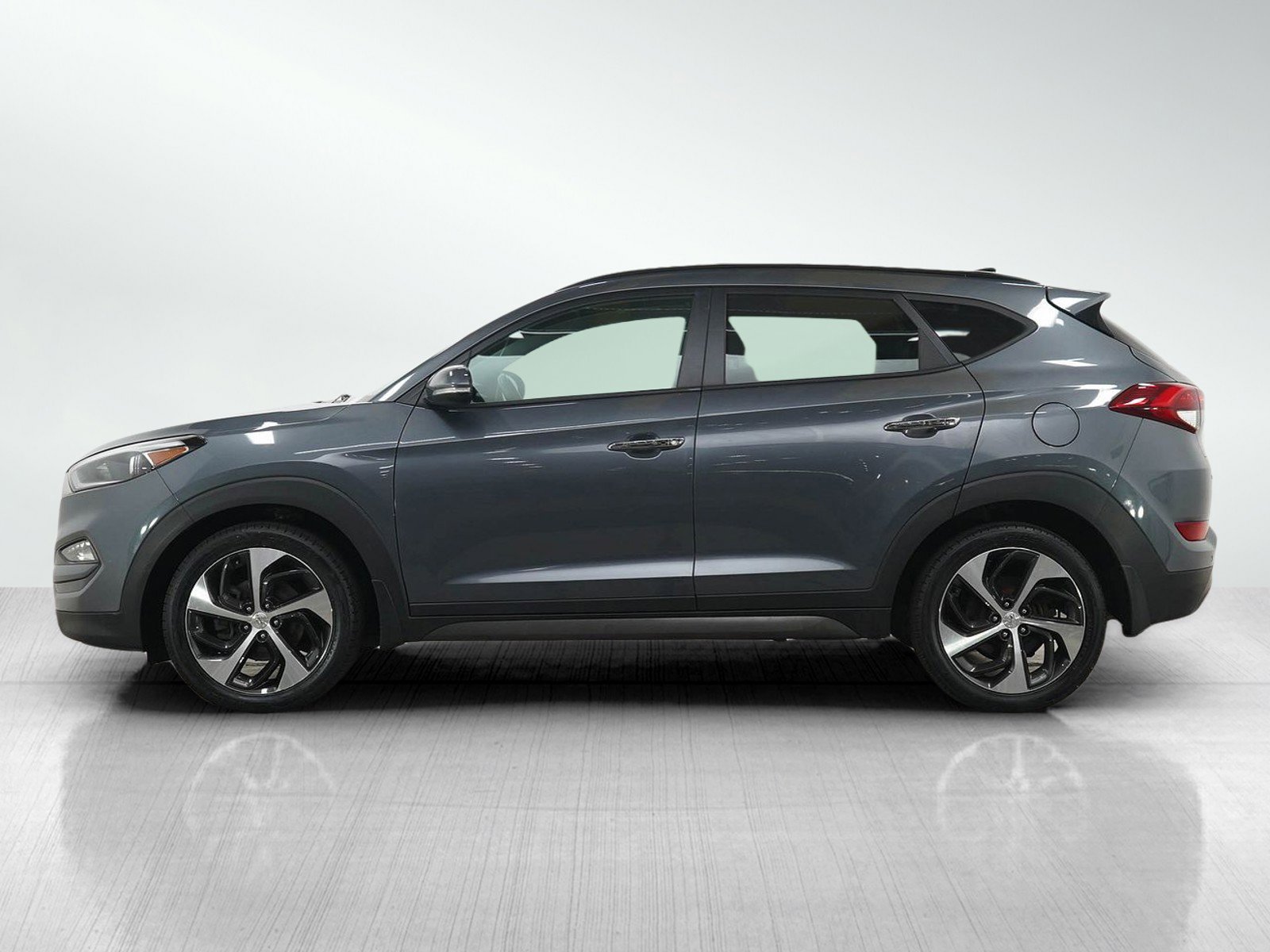 Used 2016 Hyundai Tucson Limited w/ Option Group 03 AWD/4WD image 2