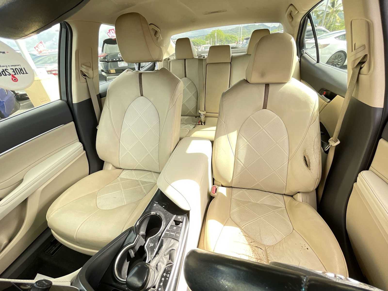 Used 2018 Toyota Camry XLE FWD image 11