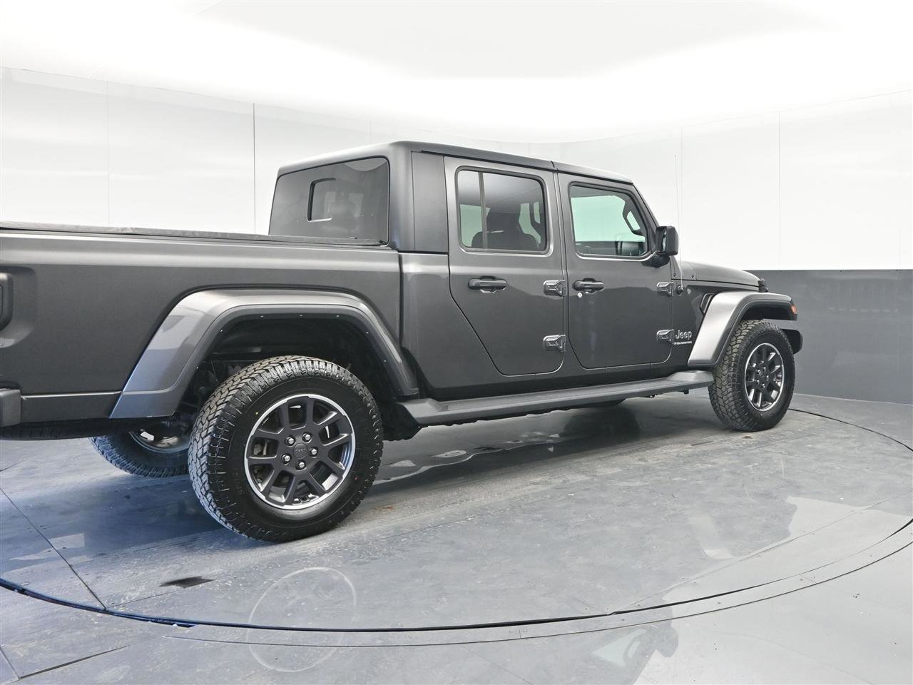 Used 2023 Jeep Gladiator Overland w/ Popular Equipment Package image 5