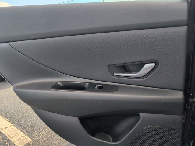 Used 2025 Hyundai Elantra SEL FWD image 27