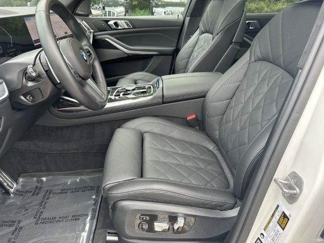 Used 2026 BMW X7 xDrive40i w/ M Sport Package AWD/4WD image 25