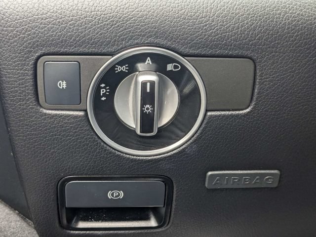 Used 2012 Mercedes-Benz SLK 350 image 24