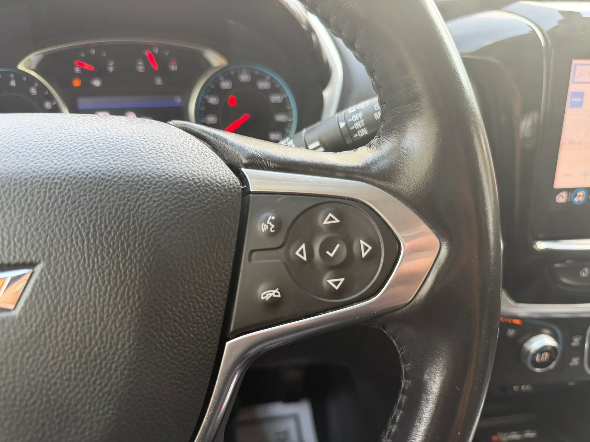 Used 2020 Chevrolet Traverse Premier image 28