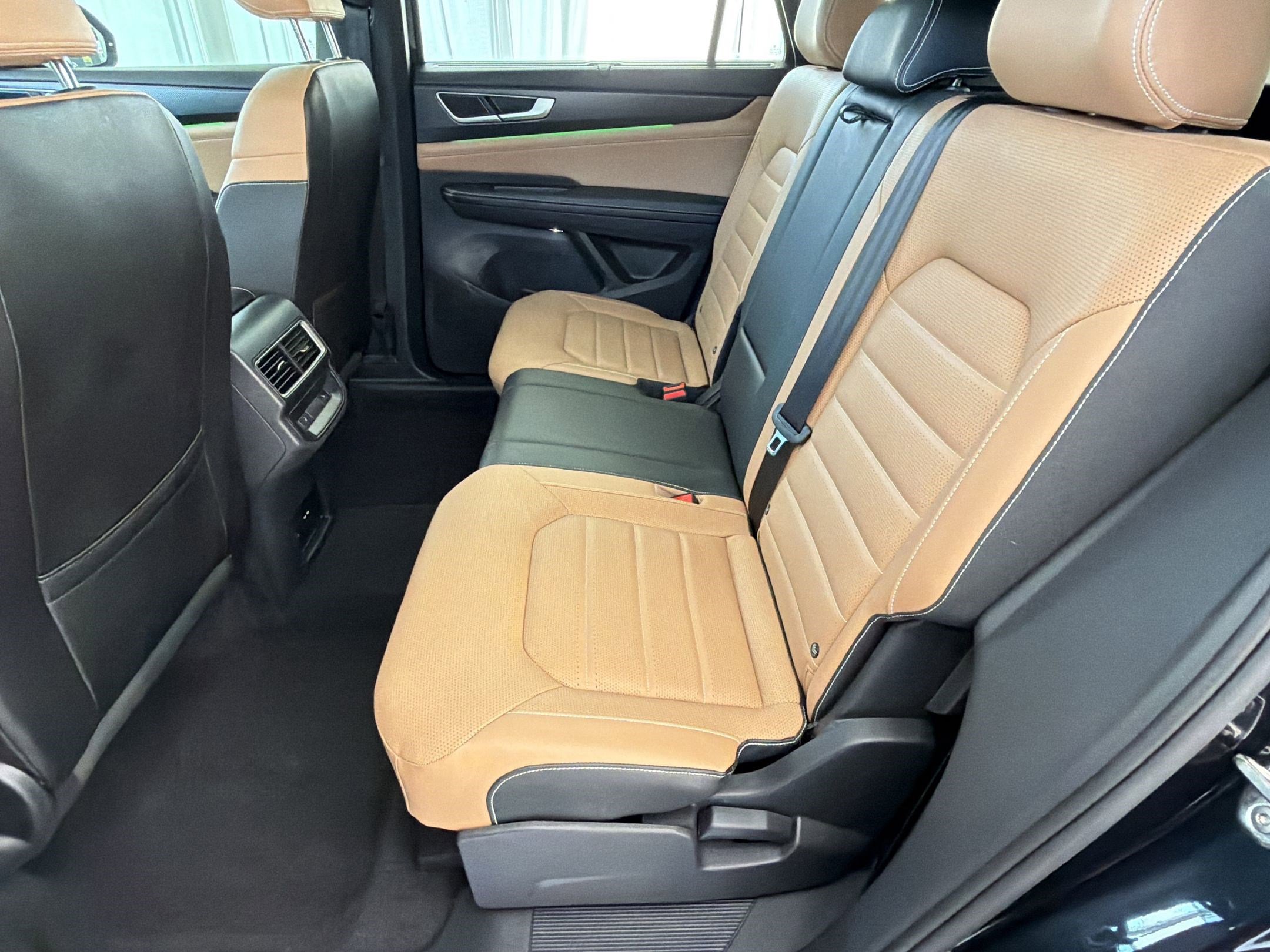 Certified 2025 Volkswagen Atlas Cross Sport SEL image 15