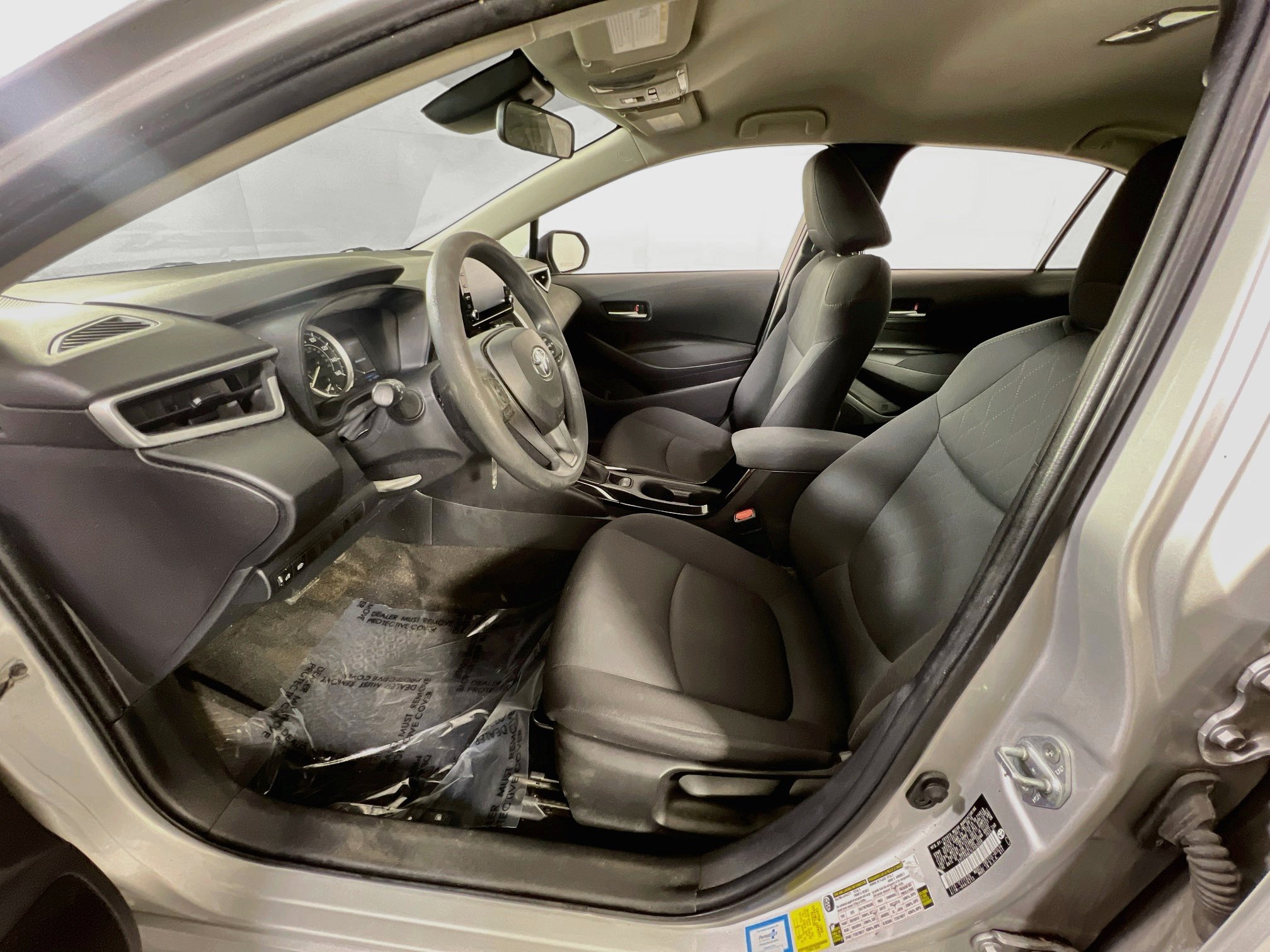 Used 2020 Toyota Corolla LE FWD image 19