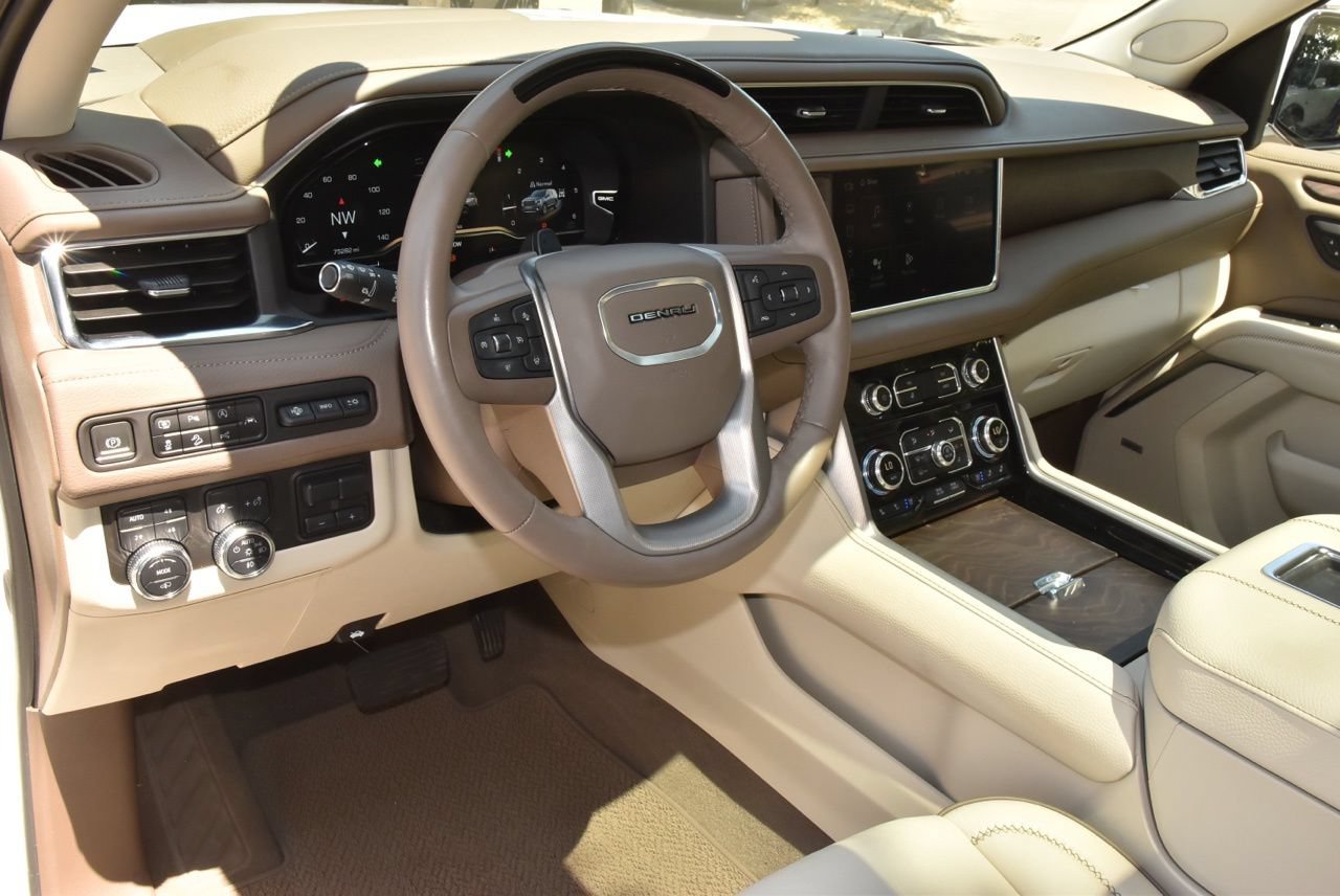Used 2024 GMC Yukon XL Denali w/ Advanced Technology Package AWD/4WD image 38