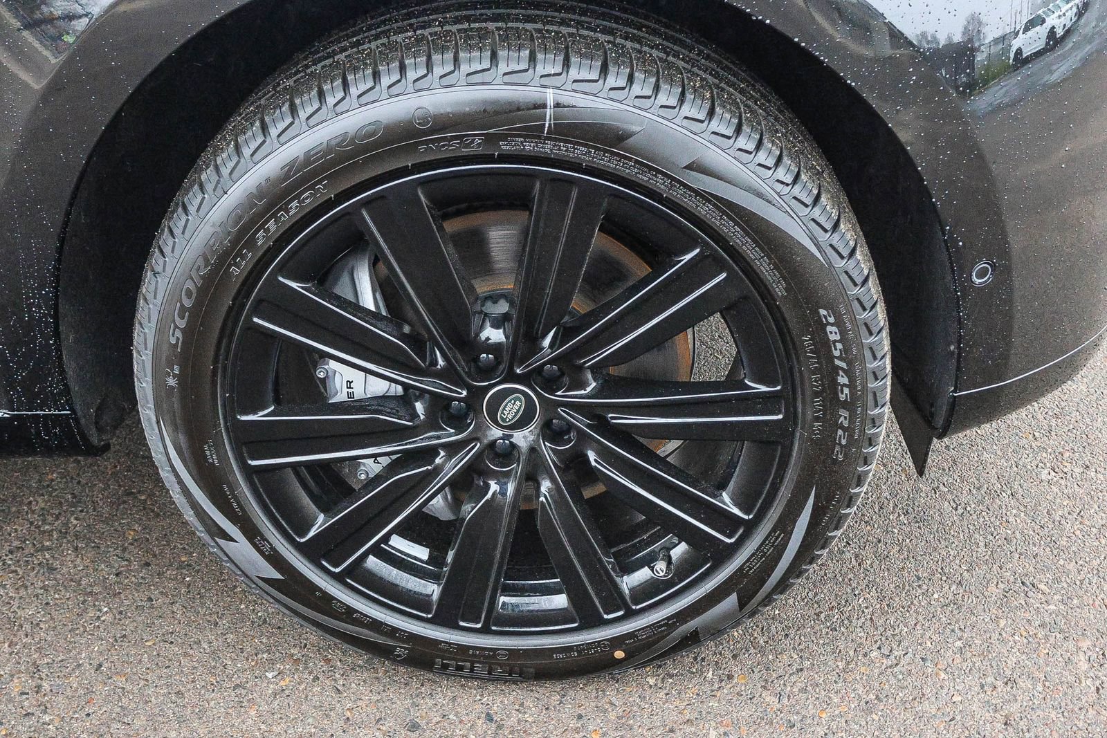 New 2025 Land Rover Range Rover SE image 14