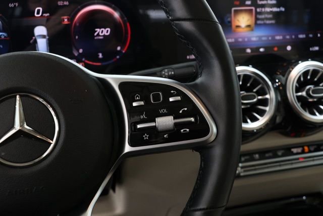 Used 2022 Mercedes-Benz GLB 250 4MATIC image 19