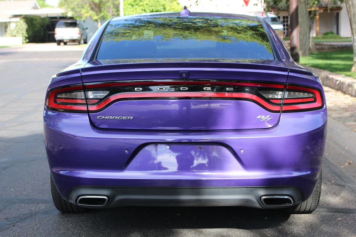 Used 2018 Dodge Charger R/T w/ Plus Group RWD image 5