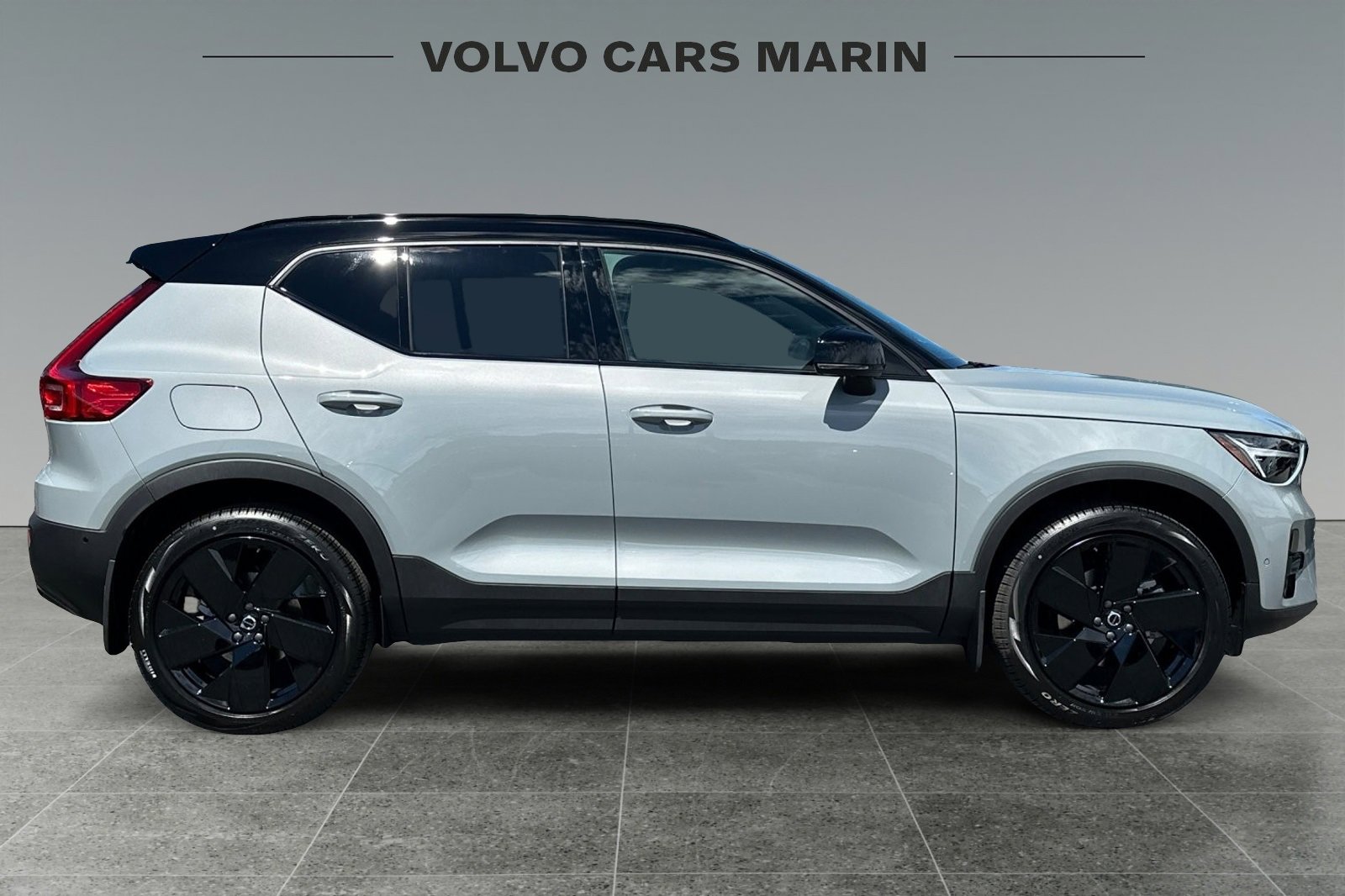 New 2026 Volvo XC40 B5 Ultra w/ Protection Package Premier image 8