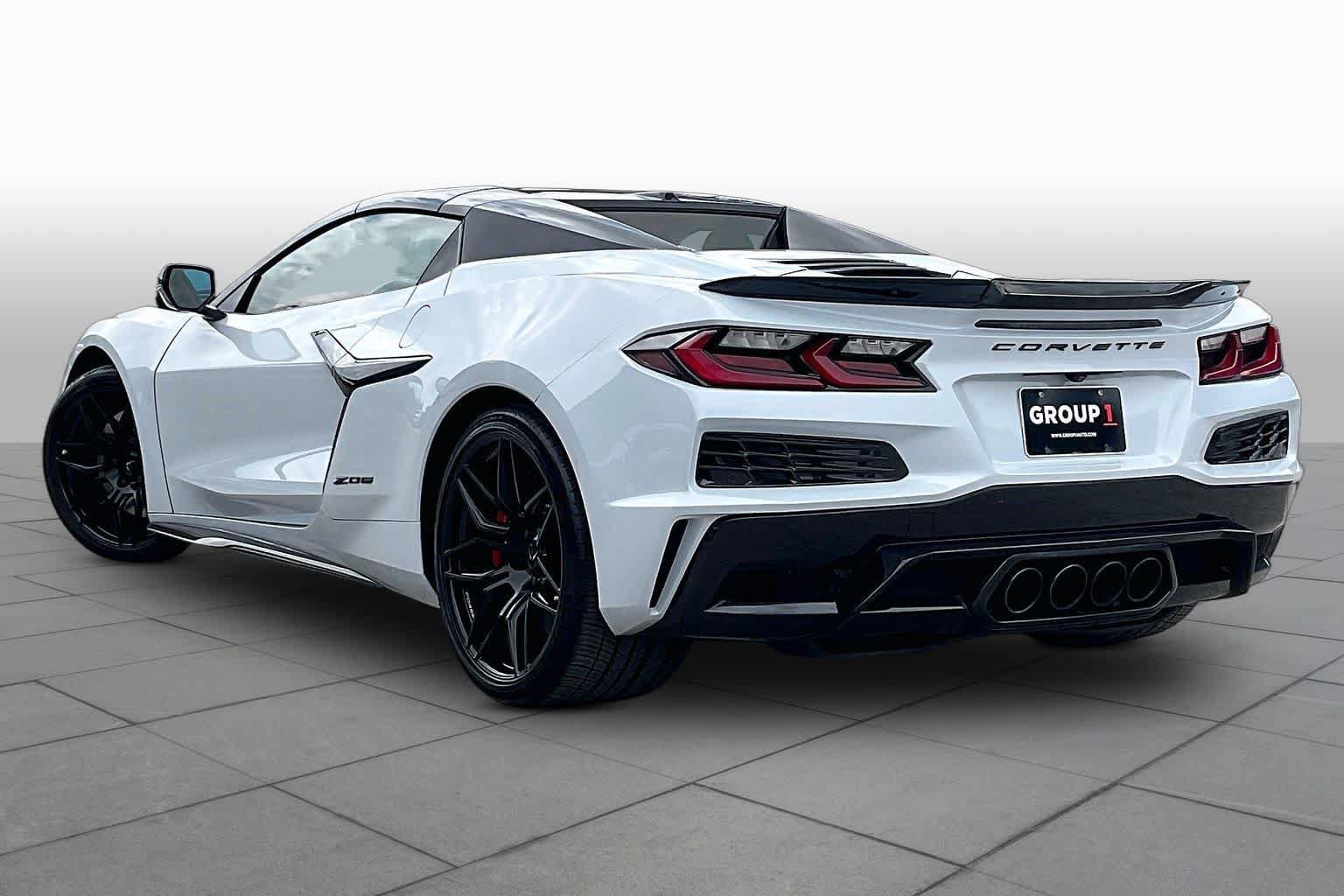 Used 2024 Chevrolet Corvette Z06 RWD image 12