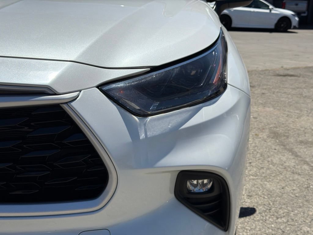 Certified 2025 Toyota Highlander XLE AWD/4WD image 13