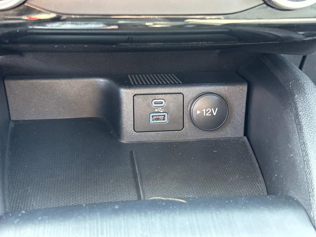 Used 2022 Ford Escape SE image 14