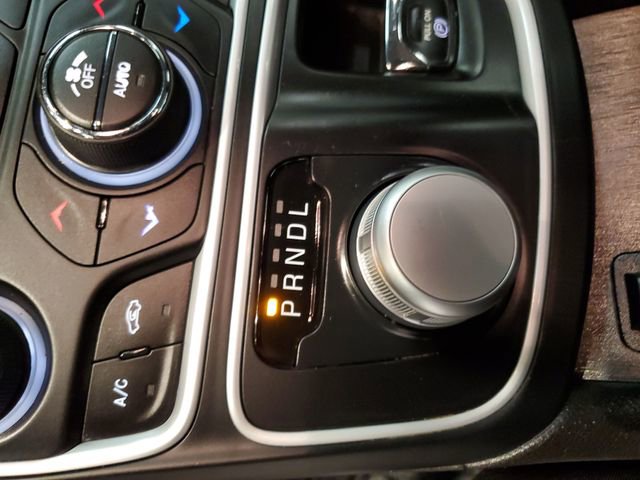 Used 2017 Chrysler 200 Limited Platinum w/ Comfort & Convenience Group image 25