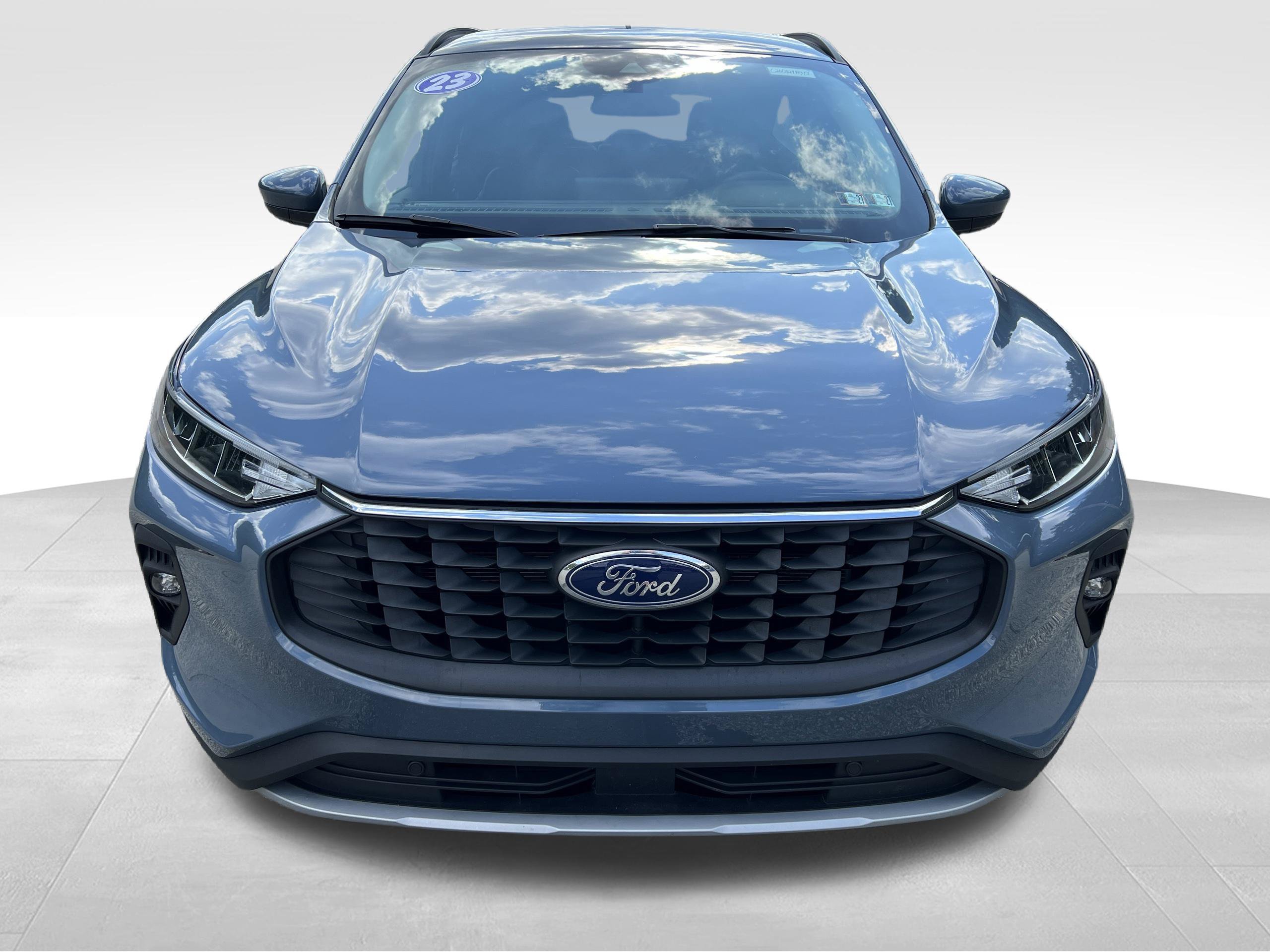 Used 2023 Ford Escape SE FWD image 2