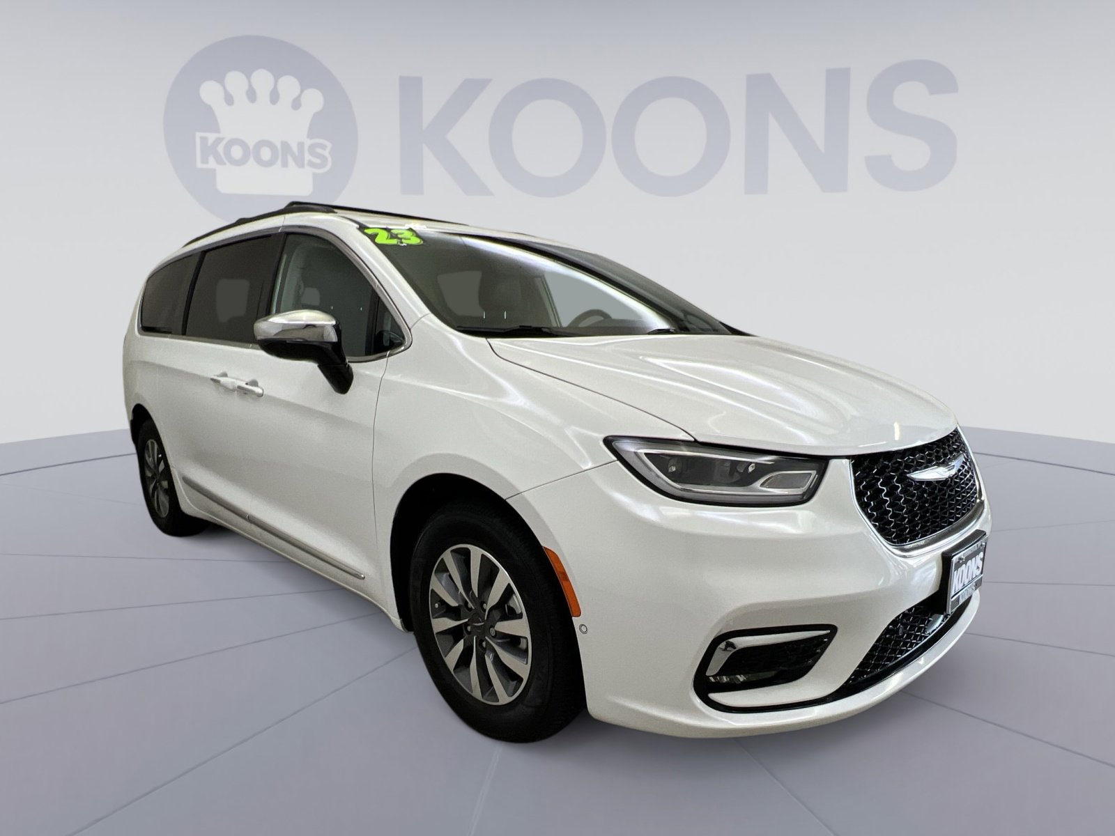 Used 2023 Chrysler Pacifica Limited image 8