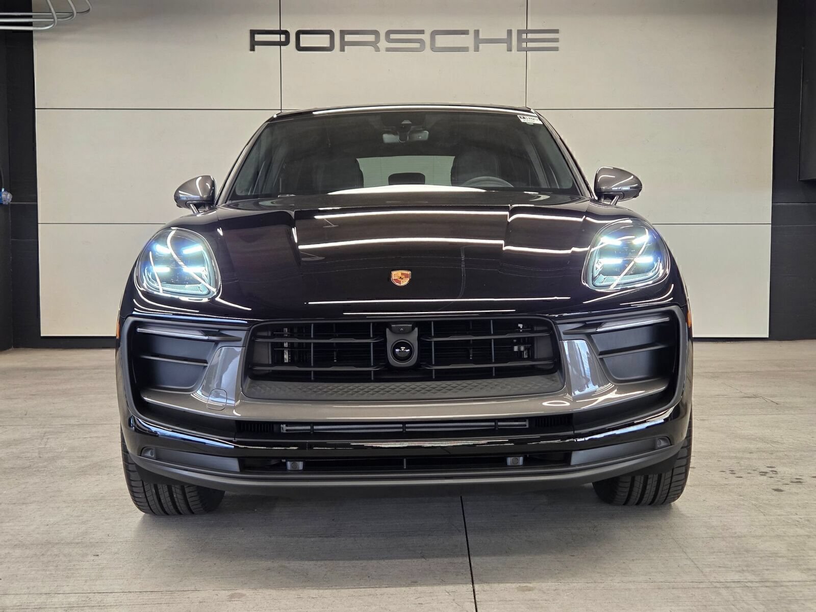 Certified 2026 Porsche Macan Turbo AWD/4WD image 28