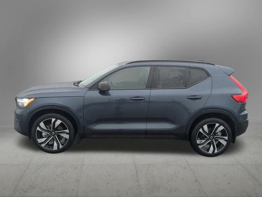 Certified 2026 Volvo XC40 B5 Ultra w/ Protection Package Premier AWD/4WD image 3