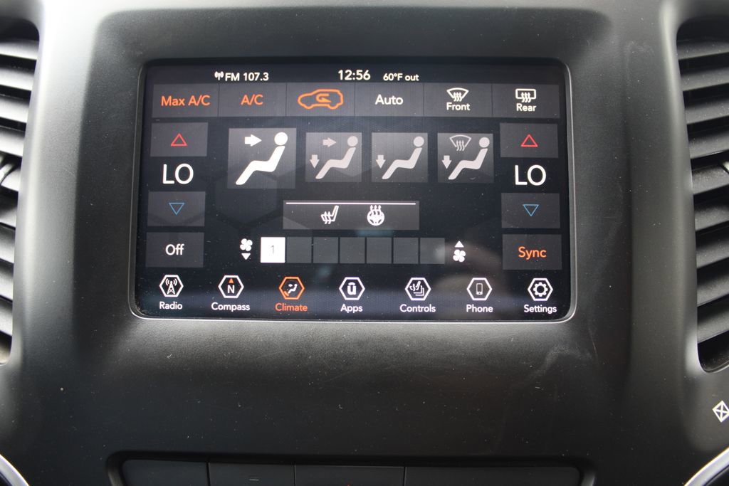 Used 2019 Jeep Cherokee Latitude Plus w/ Comfort/Convenience Group AWD/4WD image 29