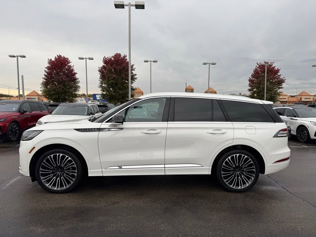 New 2025 Lincoln Aviator Black Label AWD/4WD image 2