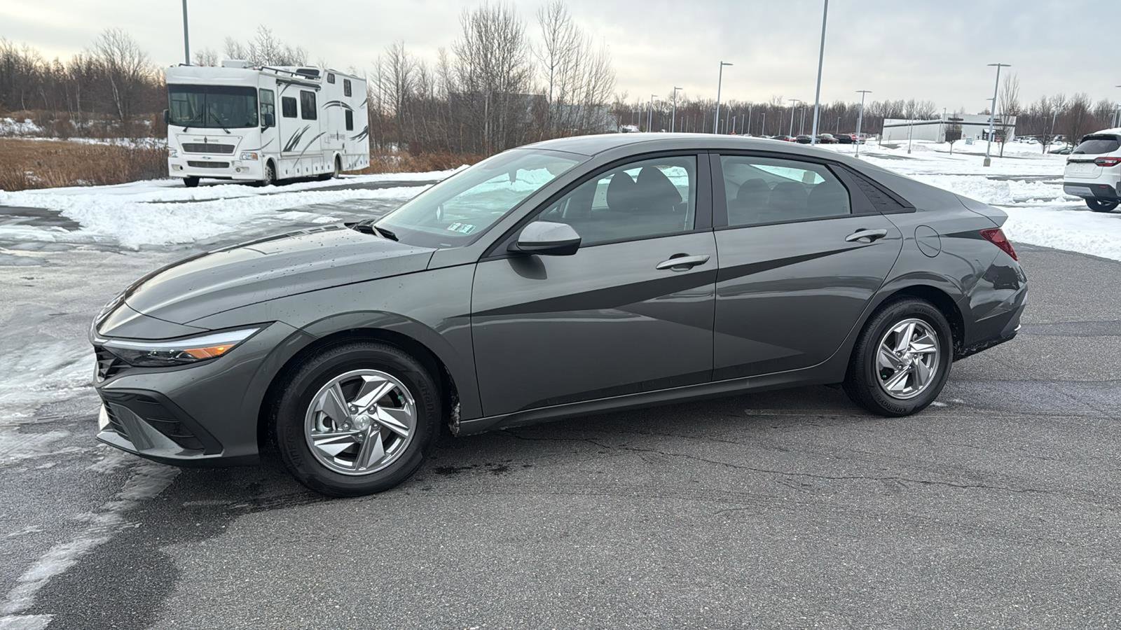 Used 2025 Hyundai Elantra SE image 14