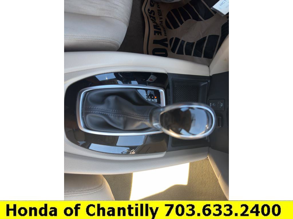 Used 2017 Nissan Rogue S w/ S Appearance Package AWD/4WD image 16