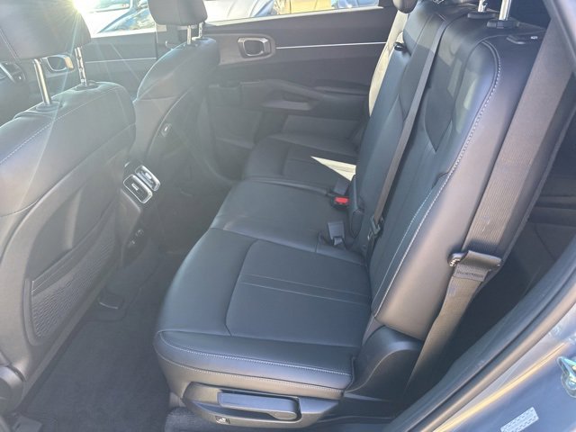 Used 2023 Kia Sorento S w/ Panoramic Sunroof Package image 13