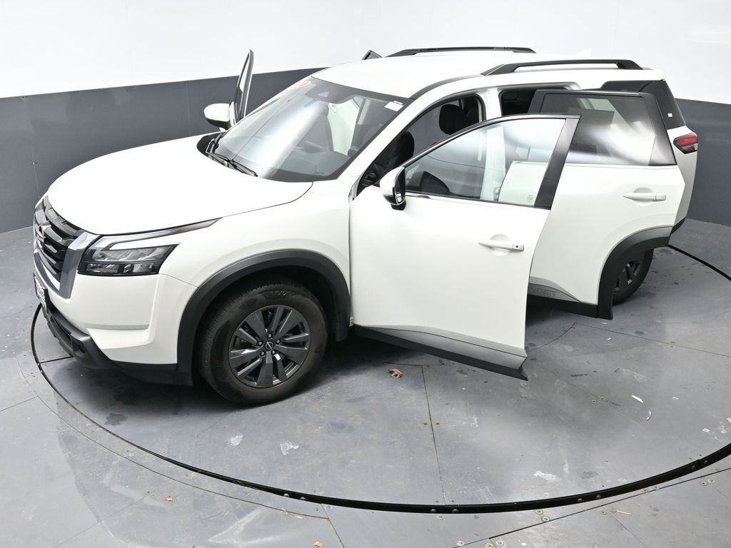 Used 2024 Nissan Pathfinder SV image 65