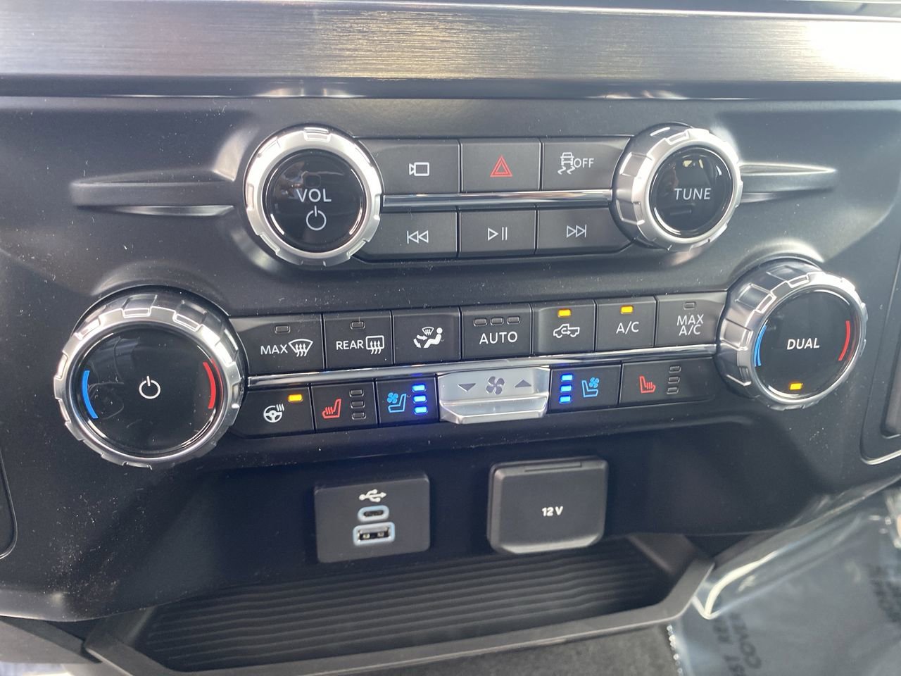 New 2026 Ford F250 Lariat w/ Black Appearance Package AWD/4WD image 25