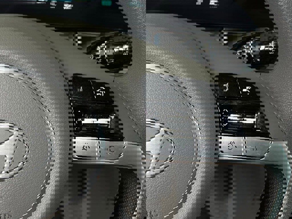 Certified 2024 Hyundai Elantra Blue image 16