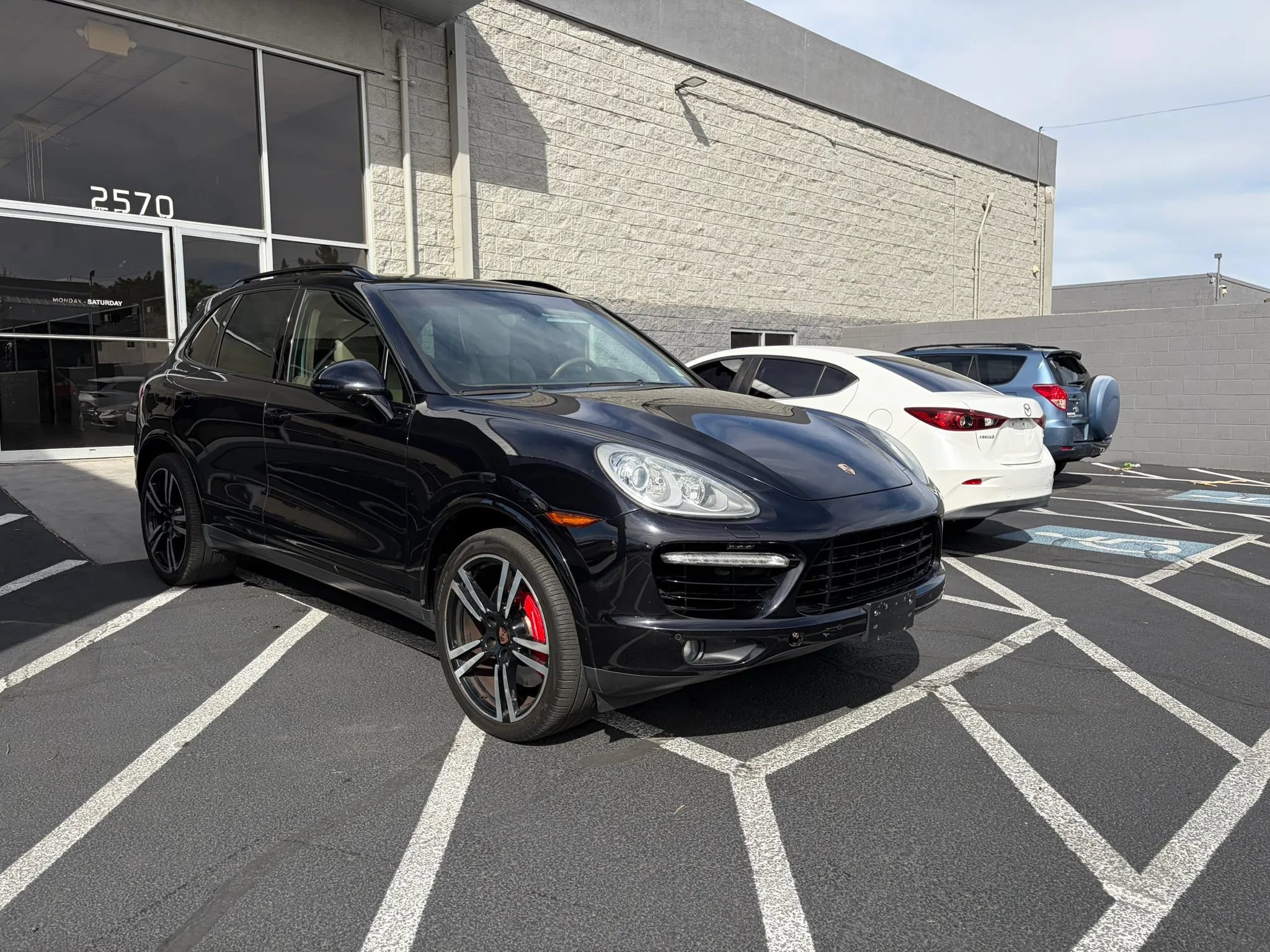 Used 2014 Porsche Cayenne Turbo S AWD/4WD image 3