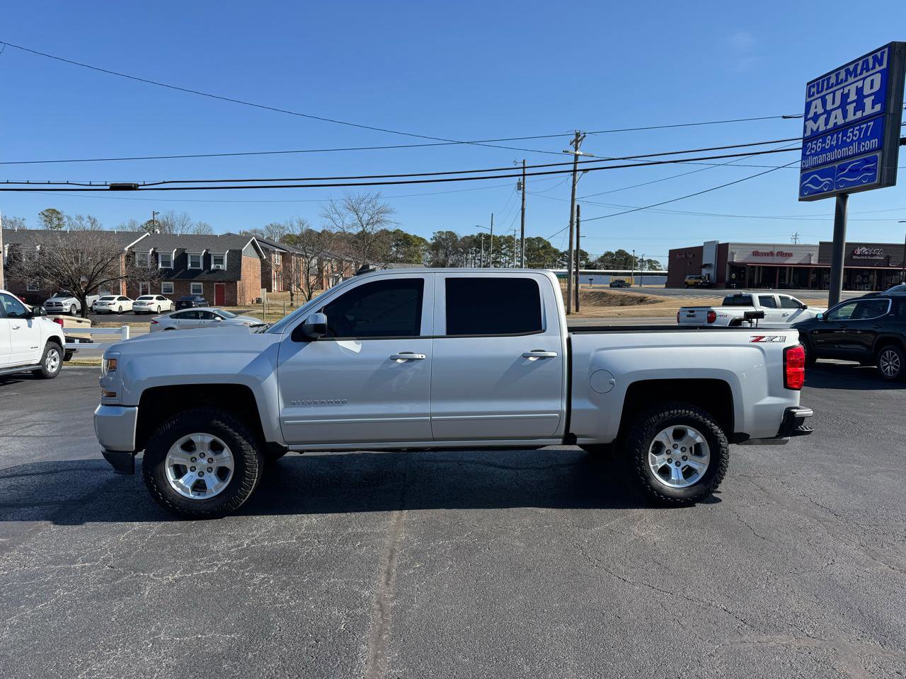 Used 2018 Chevrolet Silverado 1500 LT w/ All Star Edition image 2
