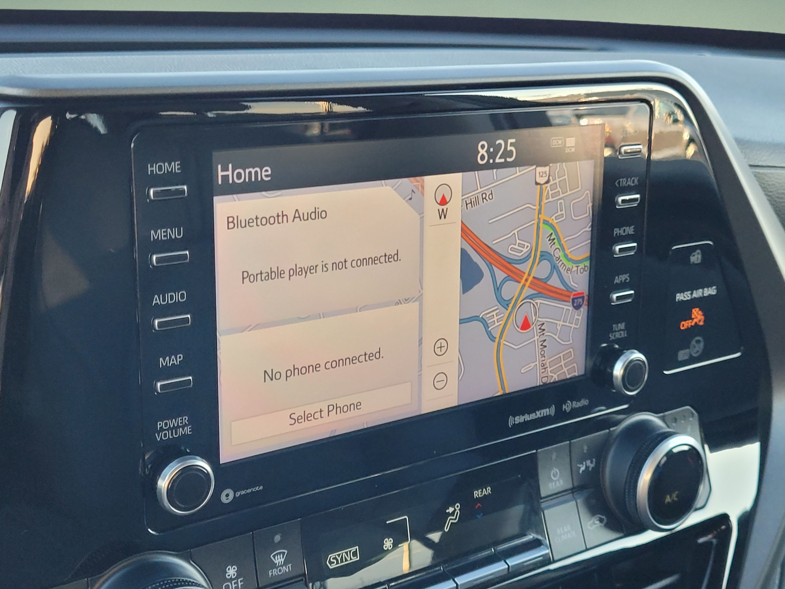 Used 2020 Toyota Highlander XLE AWD/4WD image 18