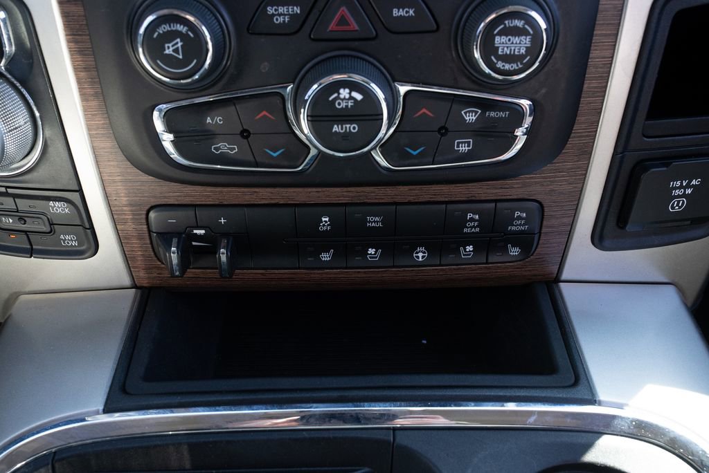 Used 2018 RAM 1500 Laramie w/ Convenience Group AWD/4WD image 17