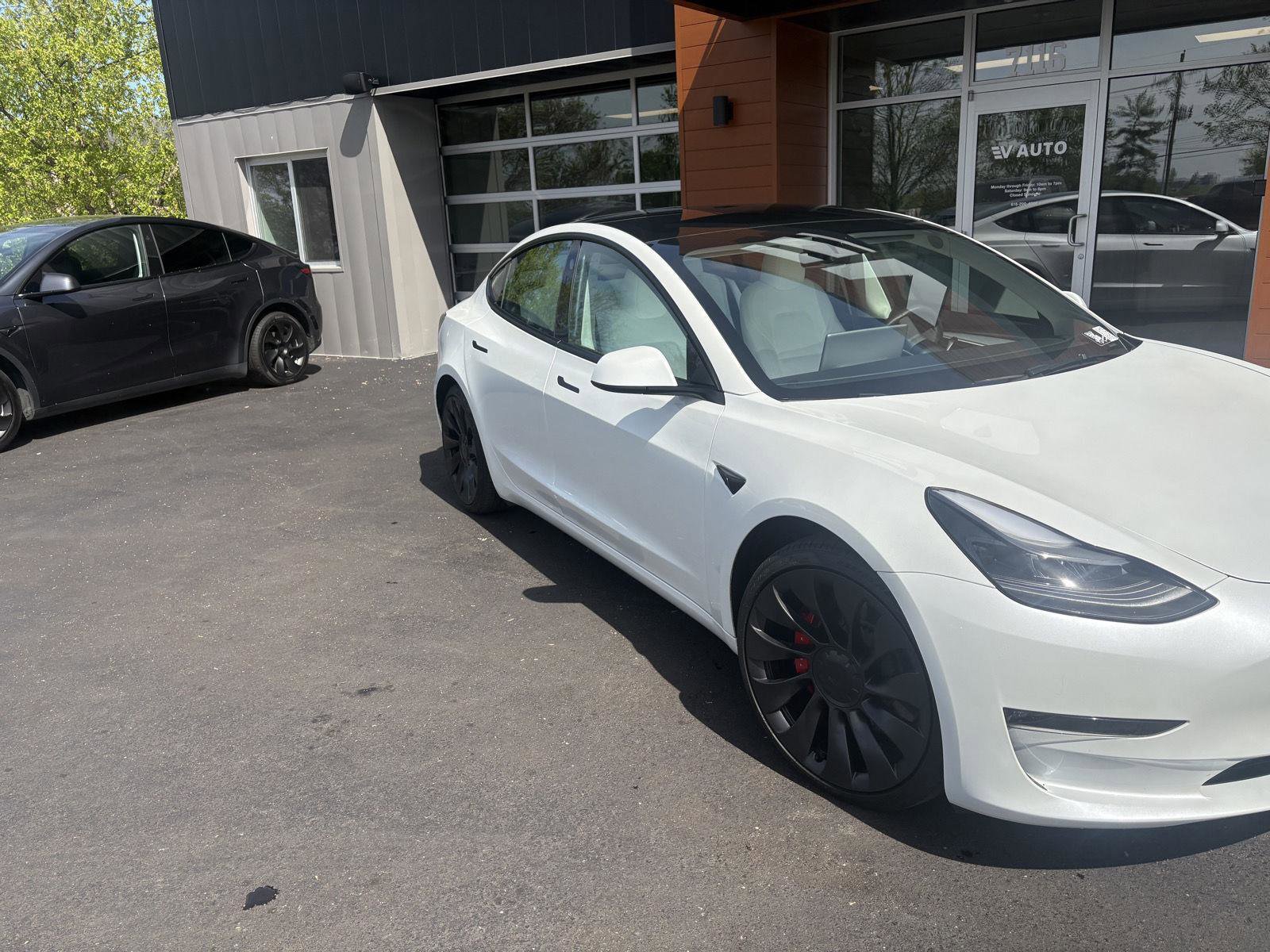 Used 2023 Tesla Model 3 Performance image 3