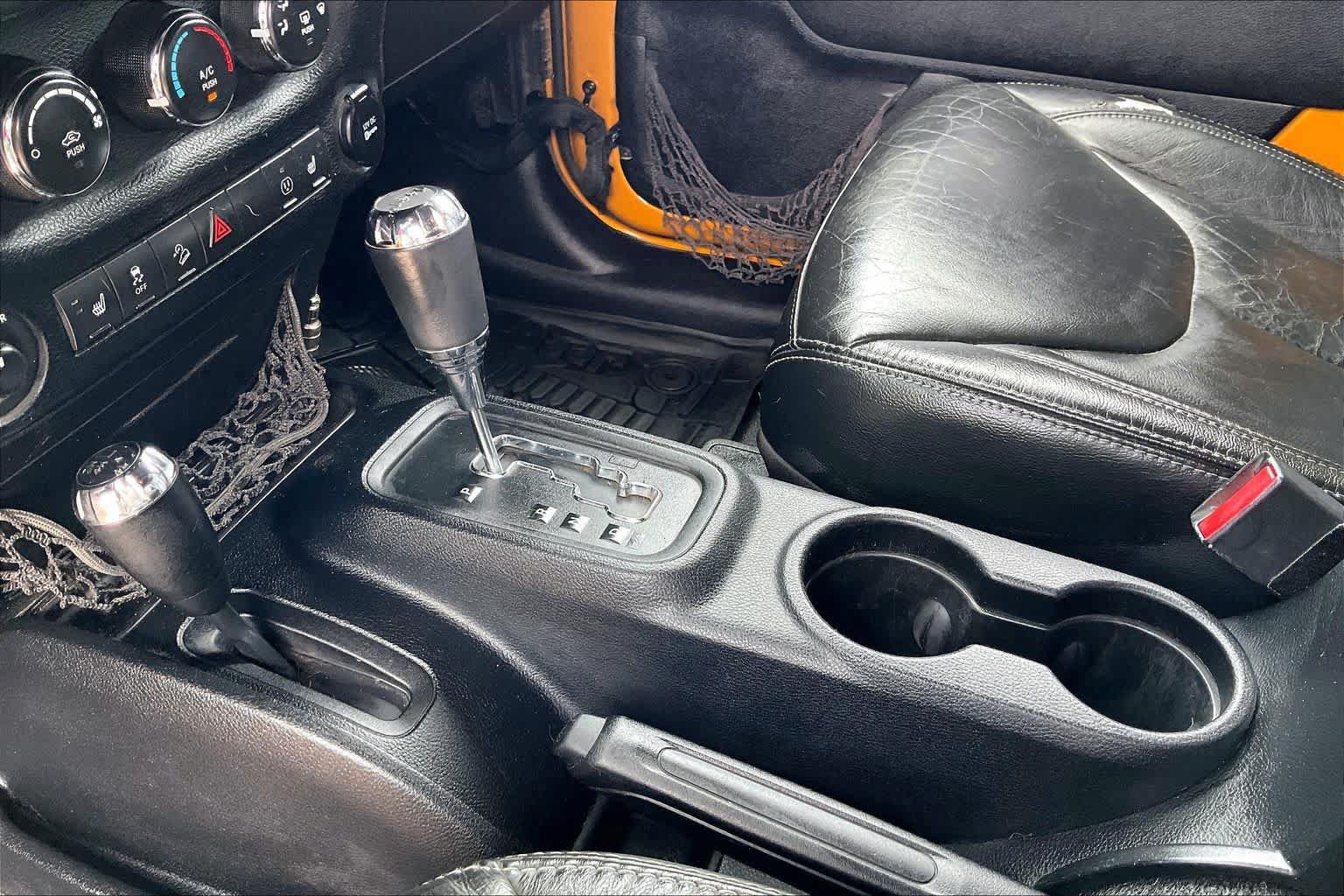 Used 2014 Jeep Wrangler Rubicon AWD/4WD image 13