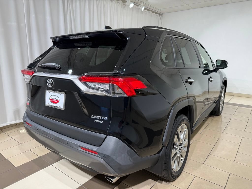Used 2019 Toyota RAV4 Limited w/ Cold Weather Package AWD/4WD image 5