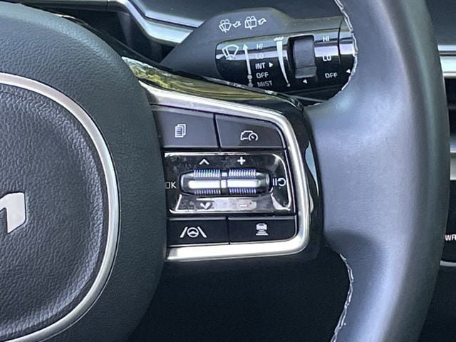 Used 2024 Kia Sorento S w/ Panoramic Sunroof Package FWD image 13