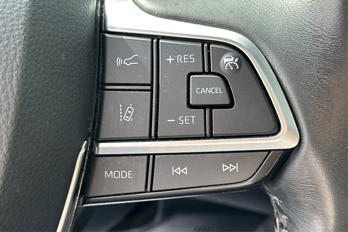 Used 2021 Toyota Highlander XLE image 38