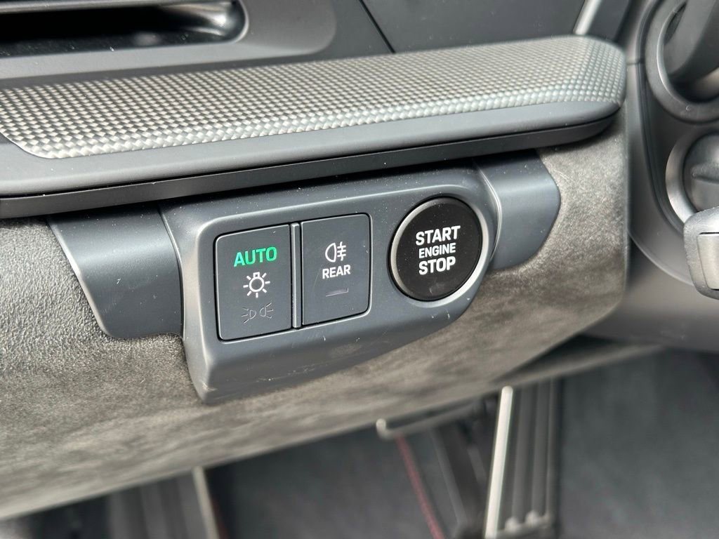 Used 2025 Porsche 911 Carrera GTS image 18