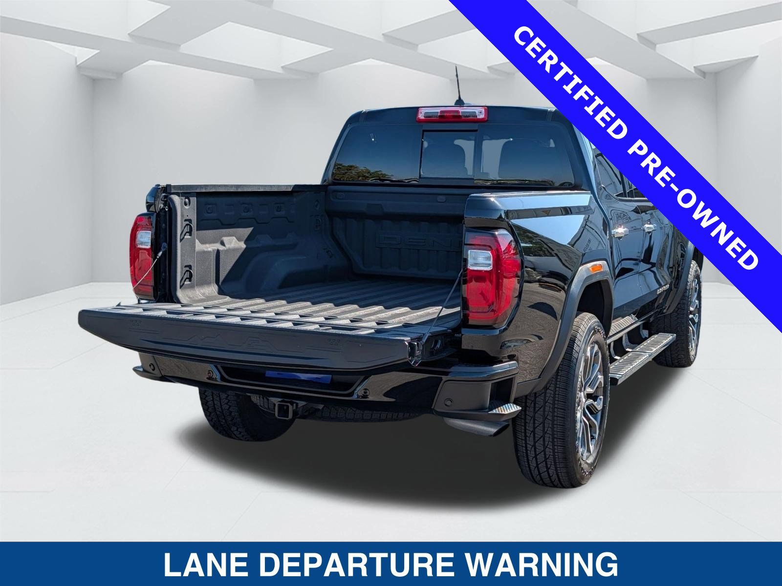 Used 2024 GMC Canyon Denali image 13