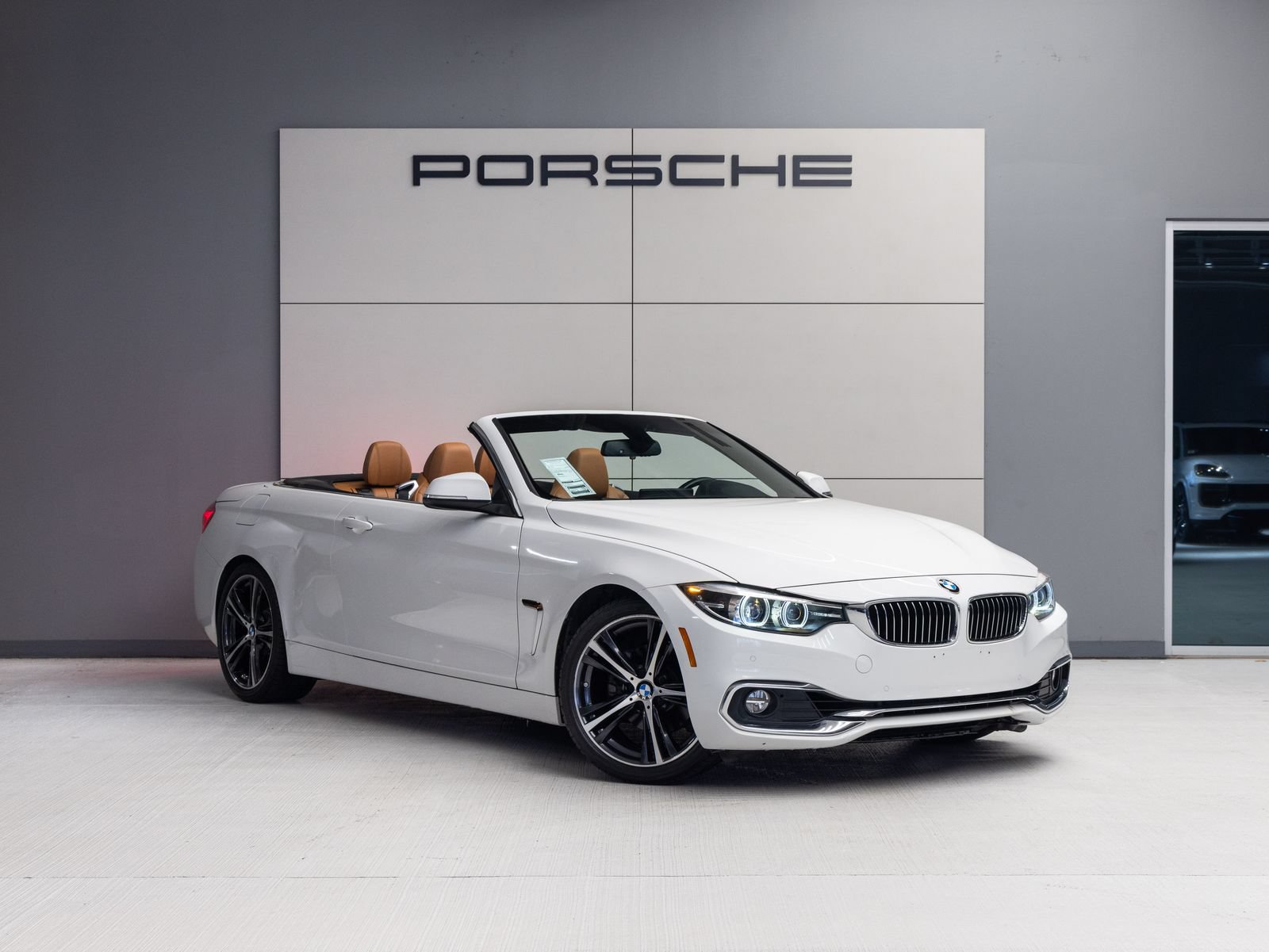 Used 2018 BMW 430i Convertible RWD image 11